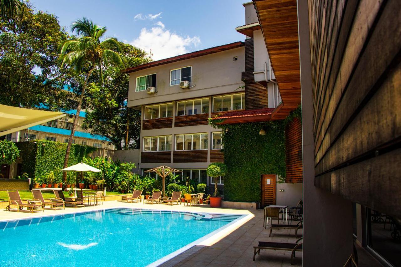 Mamba Point Hotel モンロビア エクステリア 写真